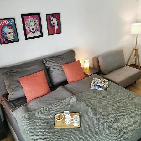 Neues City Center Piano Appartement Mit Netflix Klagenfurt am Woerthersee Luaran gambar