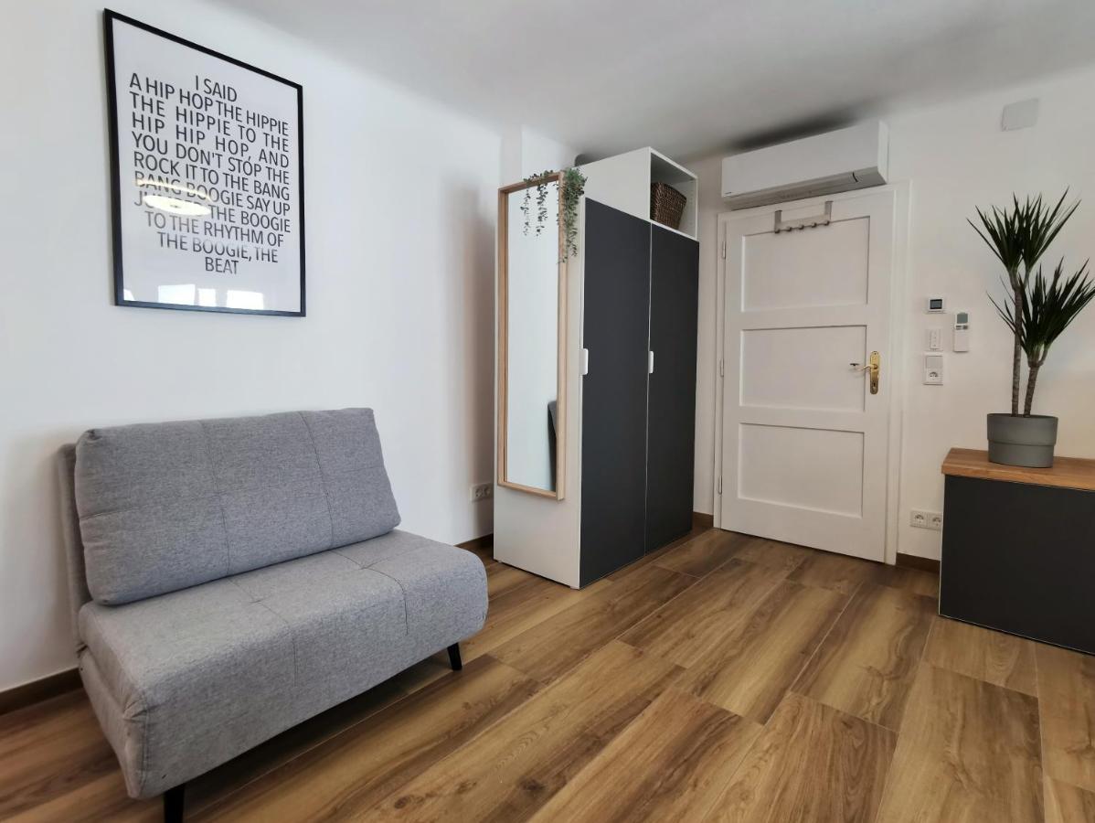 Neues City Center Piano Appartement Mit Netflix Klagenfurt am Woerthersee Luaran gambar