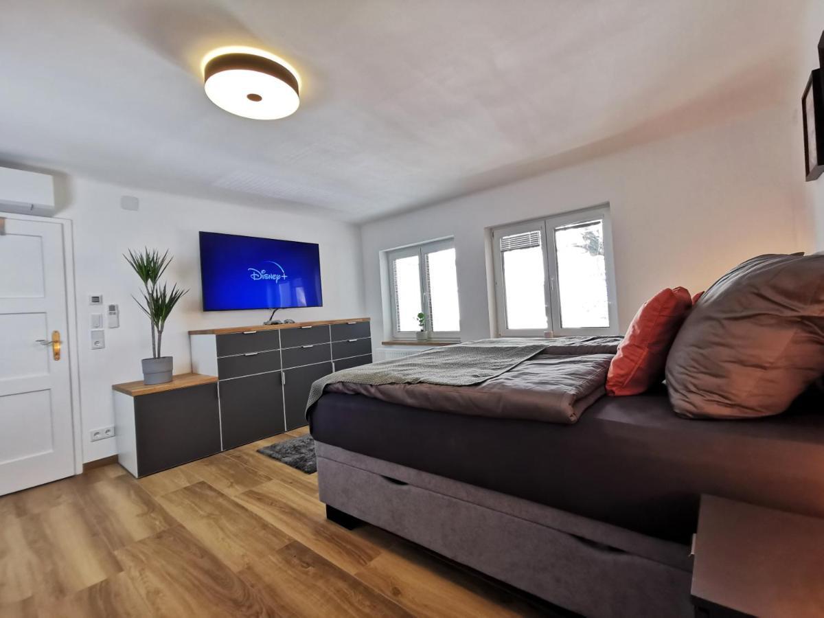 Neues City Center Piano Appartement Mit Netflix Klagenfurt am Woerthersee Luaran gambar