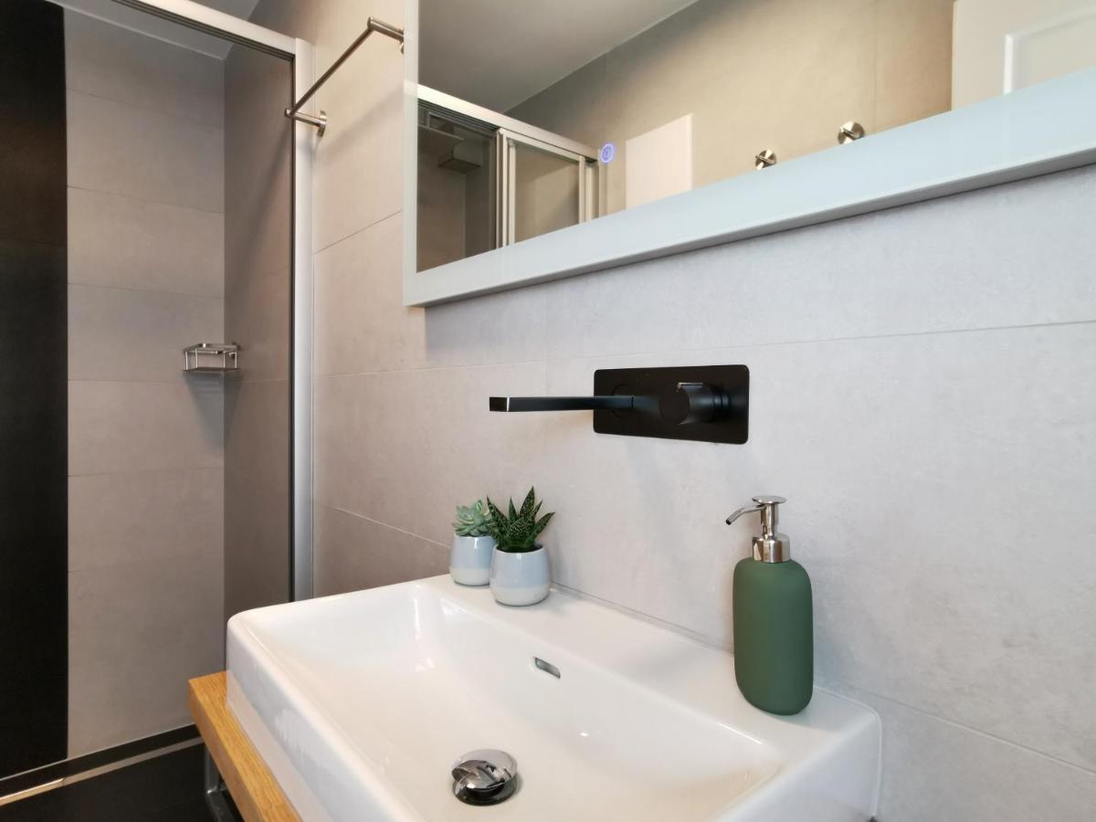 Neues City Center Piano Appartement Mit Netflix Klagenfurt am Woerthersee Luaran gambar